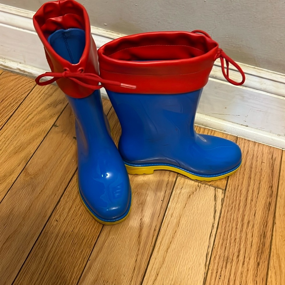 Mel Dreamed by Melissa size 1 boots.